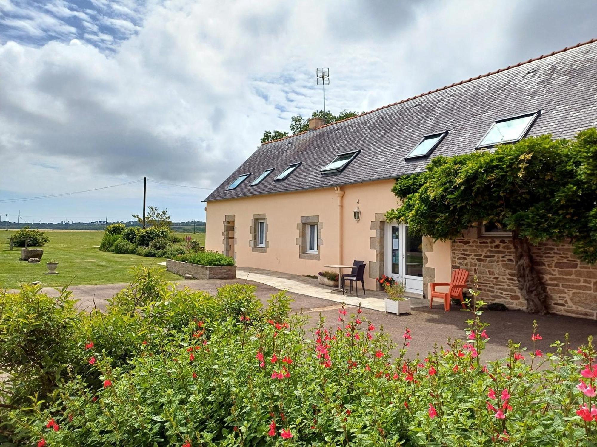 Au Calme A 10Mn Des Baies De Douarnenez Et Audierne Avec Cuisine A Disposition Mahalon Екстериор снимка