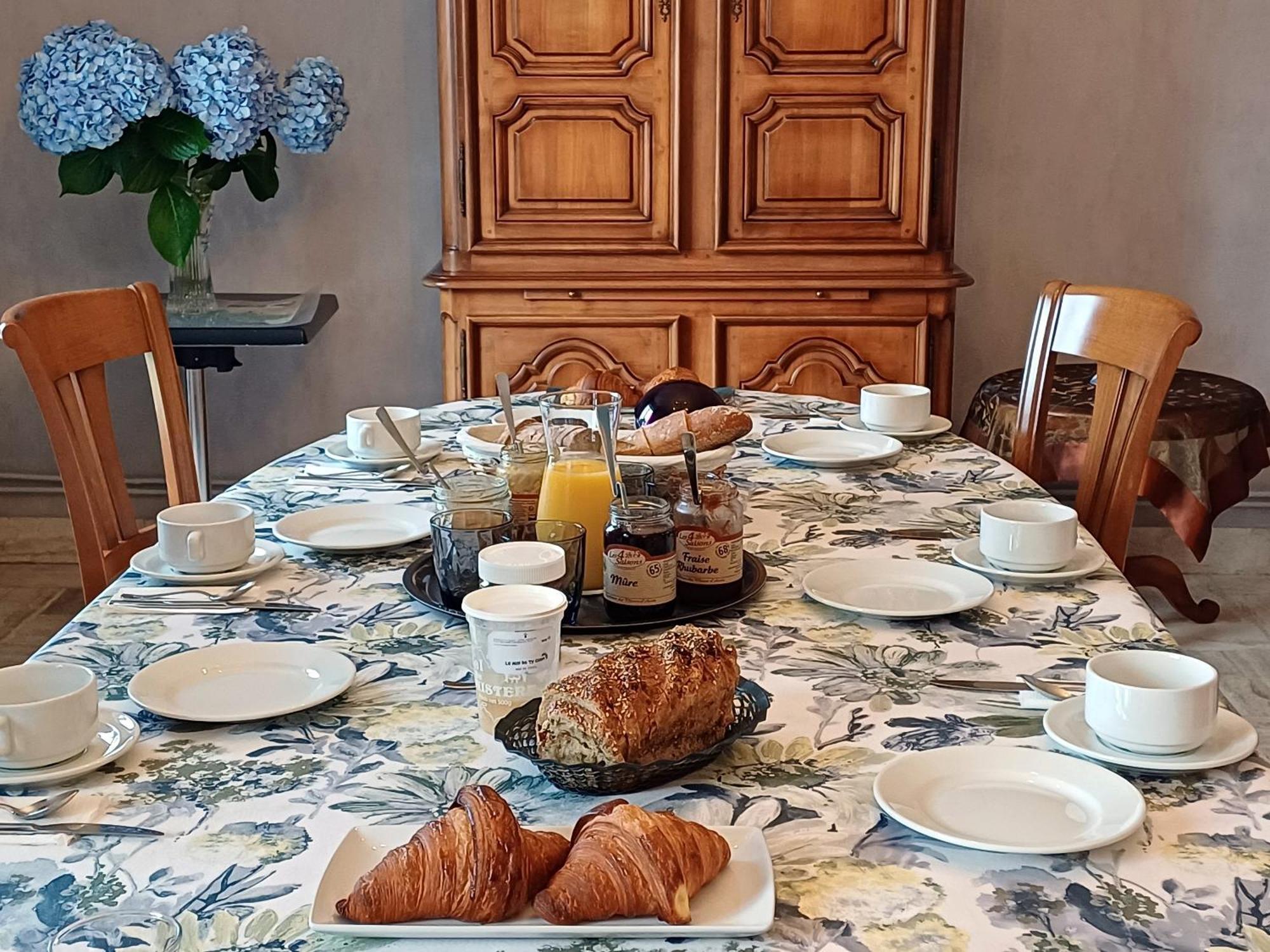 Au Calme A 10Mn Des Baies De Douarnenez Et Audierne Avec Cuisine A Disposition Mahalon Екстериор снимка