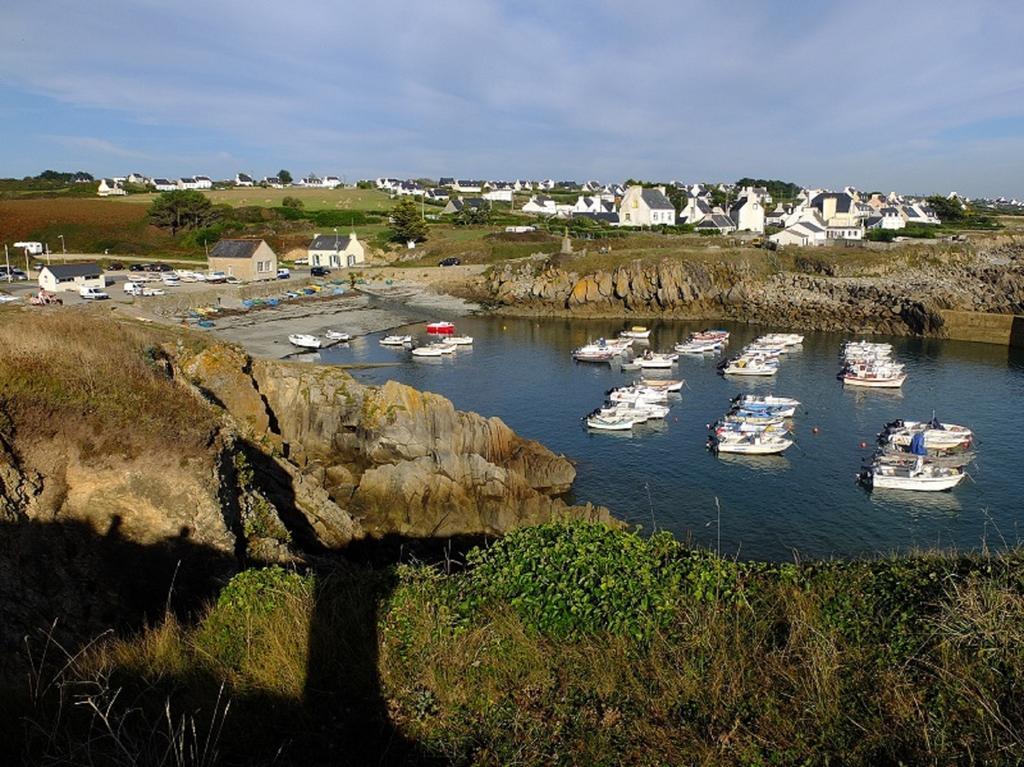 Au Calme A 10Mn Des Baies De Douarnenez Et Audierne Avec Cuisine A Disposition Mahalon Екстериор снимка